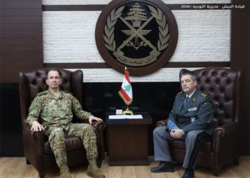 قائد الجيش التقى رئيس البعثة ورئيس أركان منظمة الأمم المتحدة لمراقبة الهدنة وبحثا الأوضاع العامة في المنطقة