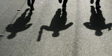 كتب الدكتور حسان فلحه في صحيفة النهار : مسودة الإنسانية على ركام الوجود.. لا ضير في أن يشعر الإنسان بالحزن كثيرا لأنه رأى أكثر مما ينبغي أو يعيش الغربة. كتب الدكتور حسان فلحه في صحيفة النهار : مسودة الإنسانية على ركام الوجود.. لا ضير في أن يشعر الإنسان بالحزن كثيرا لأنه رأى أكثر مما ينبغي أو يعيش الغربة.