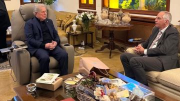 الرئيس الجميل بحث والسفير الفرنسي في الأوضاع ودعم الجيش: لجنة الميكانيزم صمام امان للوضع القائم