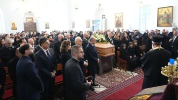 السيدة فيروز ودعت نجلها الاصغر هلي في مأتم حاشد في المحيدثة - بكفيا