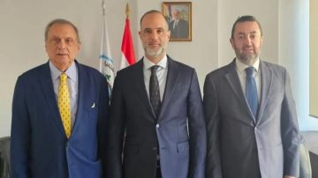 حبيب عرض مع رسامني للخطط لتأمين استمرارية القروض الإسكانية