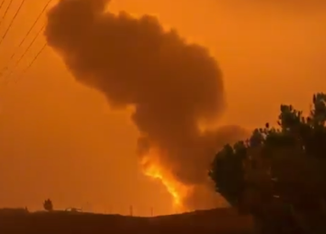 مراسلتنا: غارات إسرائيلية عنيفة على جنوب لبنان (فيديوهات) مراسلتنا: غارات إسرائيلية عنيفة على جنوب لبنان (فيديوهات)