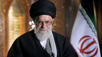 الامام السيد علي خامنئي: لن نجر البلاد لحرب ولن يفلت المحرضون من العقاب