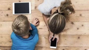 البرلمان الفرنسي أقر مشروع قانون يحظر استخدام وسائل التواصل الاجتماعي لمن هم دون الـ 15 عاما البرلمان الفرنسي أقر مشروع قانون يحظر استخدام وسائل التواصل الاجتماعي لمن هم دون الـ 15 عاما