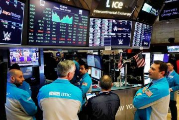 البورصات الأوروبية فتحت على تراجع بعد تهديدات ترامب بفرض رسوم جمركية بشأن غرينلاند البورصات الأوروبية فتحت على تراجع بعد تهديدات ترامب بفرض رسوم جمركية بشأن غرينلاند