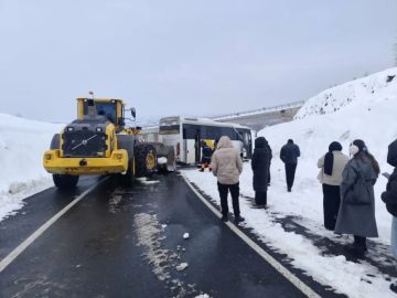 بحرارة بلغت 32 تحت الصفر.. الصقيع يجمد الحياة في مناطق تركية