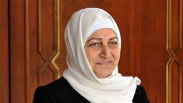 بهية الحريري توضح حقيقة اتصال أبو عمر وتؤكد: لا وجود للاسم والاتصال غير حقيقي بهية الحريري توضح حقيقة اتصال أبو عمر وتؤكد: لا وجود للاسم والاتصال غير حقيقي