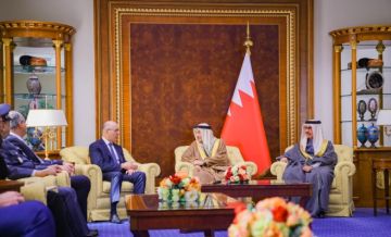 الحجار أكد لنائب رئيس وزراء البحرين التطلع لتعزيز العلاقات والأخير شدد على موقف بلاده الداعم للبنان الحجار أكد لنائب رئيس وزراء البحرين التطلع لتعزيز العلاقات والأخير شدد على موقف بلاده الداعم للبنان