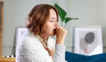 بعضها خطير.. طبيب يكشف 5 أنواع للسعال