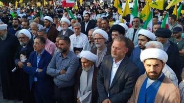 حشود البقاع تؤكد تمسكها بالمقاومة ووقوفها إلى جانب الجمهورية الإسلامية الإيرانية (تقرير) حشود البقاع تؤكد تمسكها بالمقاومة ووقوفها إلى جانب الجمهورية الإسلامية الإيرانية (تقرير)