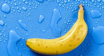ماذا يحدث لمستويات البوتاسيوم والإلكتروليتات في جسمك عند شرب ماء الموز؟