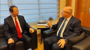 الوزير حيدر بحث وسفير الصين سبل مساعدة بلاده لبنان في اعادة الاعمار الوزير حيدر بحث وسفير الصين سبل مساعدة بلاده لبنان في اعادة الاعمار