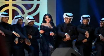 بعد رقصه مع هيفا وهبي.. قبيلة سعودية تتبرأ من أحد أبنائها!