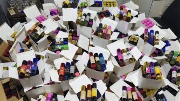 ضبط كمية كبيرة من العطور المقلدة!