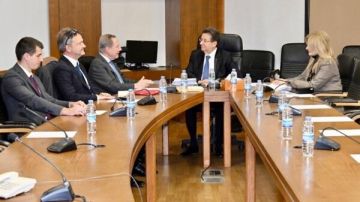 كنعان بحث الاصلاحات المالية مع موفد الرئيس الفرنسي وأكد حق المودعين في استرداد اموالهم