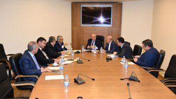 لجنة الاقتصاد تستقبل وزير الاقتصاد وتبحث تشكيل هيئة المنافسة والملحقين الاقتصاديين وتناقش الرؤية الاقتصادية لوزارة الاقتصاد