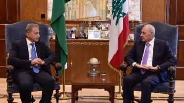 الرئيس بري بحث مع رئيس حكومة الأردن الموفد السعودي تطورات الأوضاع في لبنان والمنطقة الرئيس بري بحث مع رئيس حكومة الأردن الموفد السعودي تطورات الأوضاع في لبنان والمنطقة