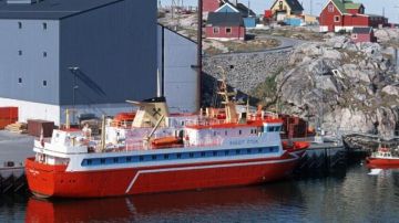 بالصورة: ترامب أمام النافذة... والـview صادم!