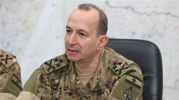 قائد الجيش العماد رودولف هيكل أعلن خلال جلسة الحكومة سيطرة الجيش جنوب الليطاني وقدم خطة القيادة لشمال الليطاني قائد الجيش العماد رودولف هيكل أعلن خلال جلسة الحكومة سيطرة الجيش جنوب الليطاني وقدم خطة القيادة لشمال الليطاني