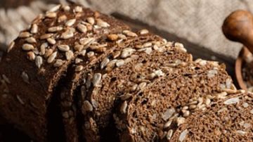 لضبط سكر الدم.. أيهما أفضل الخبز الأسمر أم الأبيض؟