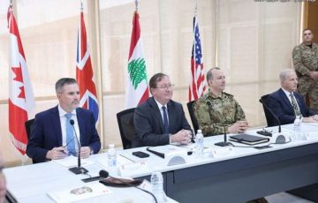 اجتماع لجنة الإشراف العليا على برنامج المساعدات لحماية الحدود البرية في اليرزة اجتماع لجنة الإشراف العليا على برنامج المساعدات لحماية الحدود البرية في اليرزة