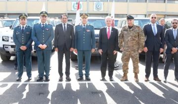 الجيش يتسلم آليات عسكرية ضمن هبة قطرية والسفير القطري يؤكد دعم بلاده والإستمرار في المبادرات الجيش يتسلم آليات عسكرية ضمن هبة قطرية والسفير القطري يؤكد دعم بلاده والإستمرار في المبادرات