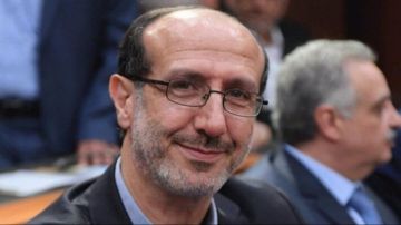 الموسوي: الصيغة المتداولة بشأن بند تكليف وزير الاتصالات إعداد عقد لإدارة الخليوي تبدو تقاسما مقنعا للإيرادات