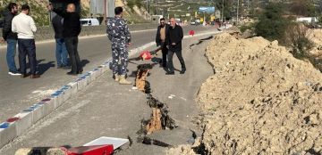 كارثة على أوتوستراد صور بيروت ومساع حثيثة للمعالجة كارثة على أوتوستراد صور بيروت ومساع حثيثة للمعالجة