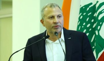 باسيل عن ازدواجية الموقف: نواب صوتوا بالمجلس ضد الموازنة فيما وزراؤهم بالحكومة صوتوا معها باسيل عن ازدواجية الموقف: نواب صوتوا بالمجلس ضد الموازنة فيما وزراؤهم بالحكومة صوتوا معها