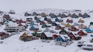 سكان غرينلاند يرفضون التصعيد الأميركي: الجزيرة ليست للبيع سكان غرينلاند يرفضون التصعيد الأميركي: الجزيرة ليست للبيع