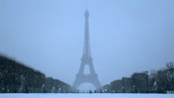 إلغاء رحلات جوية في باريس بسبب الثلوج 