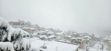 بالصور: إهدن تلبس حلتها البيضاء