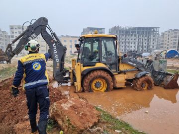 سوريا.. فيضان نهر بقرية أم جامع قرب الحدود اللبنانية والدفاع المدني يتدخل (فيديو) سوريا.. فيضان نهر بقرية أم جامع قرب الحدود اللبنانية والدفاع المدني يتدخل (فيديو)