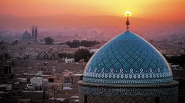 إيران من أرقى المملكات إلى ولاية الفقيه