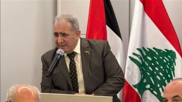 السفير الاسعد يعقد لقاء موسعا لبحث اوضاع ابناء شعبنا في لبنان السفير الاسعد يعقد لقاء موسعا لبحث اوضاع ابناء شعبنا في لبنان