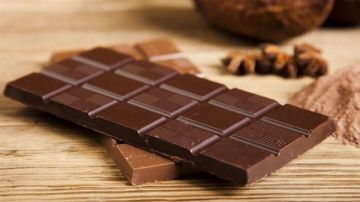 أيهما أكثر صحة.. الشوكولا الداكنة أم بالحليب؟