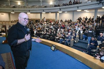 الأب غييرمي: الله هو فرح