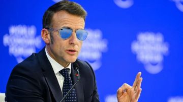 ماكرون مجددا: خطاب بنظارات زرقاء! ماكرون مجددا: خطاب بنظارات زرقاء!