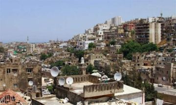 تخوفا من انهيار مبنى.. إخلاء مدرسة في طرابلس (صور)