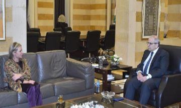 سلام اطلع من بلاسخارت على أجواء اجتماع الميكانيزم