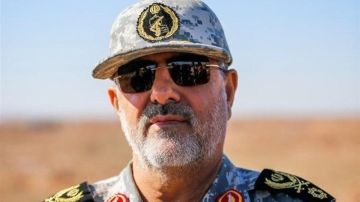 قائد حرس الثورة في إيران يحذر واشنطن و تل أبيب من ارتكاب أي خطأ في الحسابات قائد حرس الثورة في إيران يحذر واشنطن و تل أبيب من ارتكاب أي خطأ في الحسابات