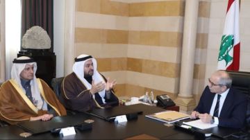 الخليفي من السرايا : إستقرارلبنان ركيزة أساسية لاستقرار المنطقة ولا يوجد ما يحد مساعدات دولة قطر إلى لبنان الخليفي من السرايا : إستقرارلبنان ركيزة أساسية لاستقرار المنطقة ولا يوجد ما يحد مساعدات دولة قطر إلى لبنان