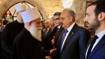 شيخ العقل التقى أرسلان وزار قرى في غرب عاليه واستقبل شخصيات