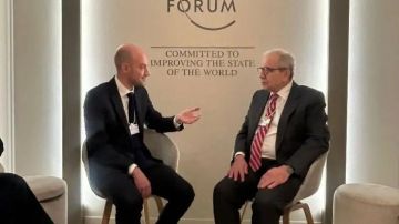 ما دار في اللقاء بين سلام وبارو في دافوس...