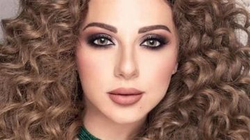 أخفت ملامحه.. زوج ميريام فارس يلهو مع عائلته في منزلهم الفخم (صور)