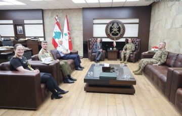 قائد الجيش يبحث مع السفير الأسترالي الأوضاع العامة في لبنان والمنطقة ويودع الملحق العسكري المنتهية مهمته