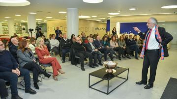 جامعة الروح القدس الكسليك تنظم جلسة مع مايكل كولي حول القيادة في زمن التعقيد والذكاء الاصطناعي