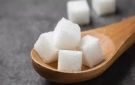 إليكم مخاطر الإفراط في تناول السكر