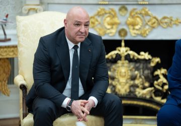 عون: لبنان لا يمكن أن يكون ساحة لحروب الآخرين ولا صندوق بريد لصراعاتهم عون: لبنان لا يمكن أن يكون ساحة لحروب الآخرين ولا صندوق بريد لصراعاتهم