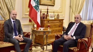 الرئيس بري لبارو وروفو: لبنان متمسك ببقاء اليونيفيل وتطبيق القرار 1701.. و إسرائيل تواصل خرقه الرئيس بري لبارو وروفو: لبنان متمسك ببقاء اليونيفيل وتطبيق القرار 1701.. و إسرائيل تواصل خرقه